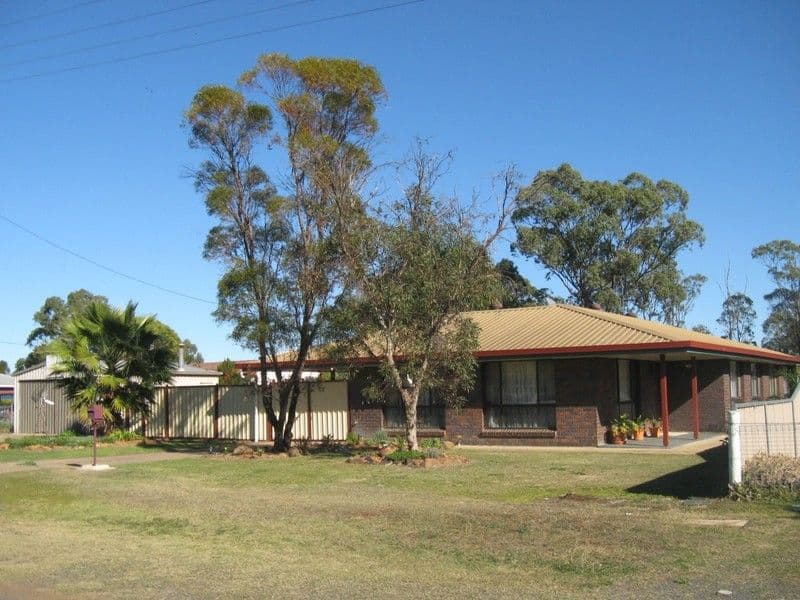 22  West Street, OAKEY QLD 4401, Oakey - Image 1