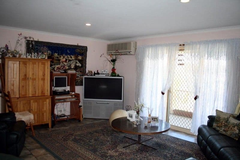 101 Shaw Street, YASS NSW 2582, Yass - Thumbnail 2