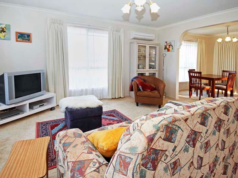 1 Linden Court, GROVEDALE VIC 3216, Grovedale - Thumbnail 2