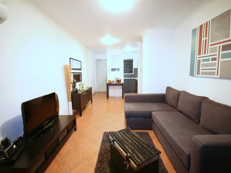 106 Linton Street, KANGAROO POINT QLD 4169, Kangaroo Point - Thumbnail 2