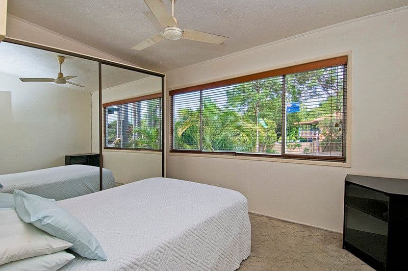 8 Ridgeway Avenue, SOUTHPORT QLD 4215, Southport - Thumbnail 5