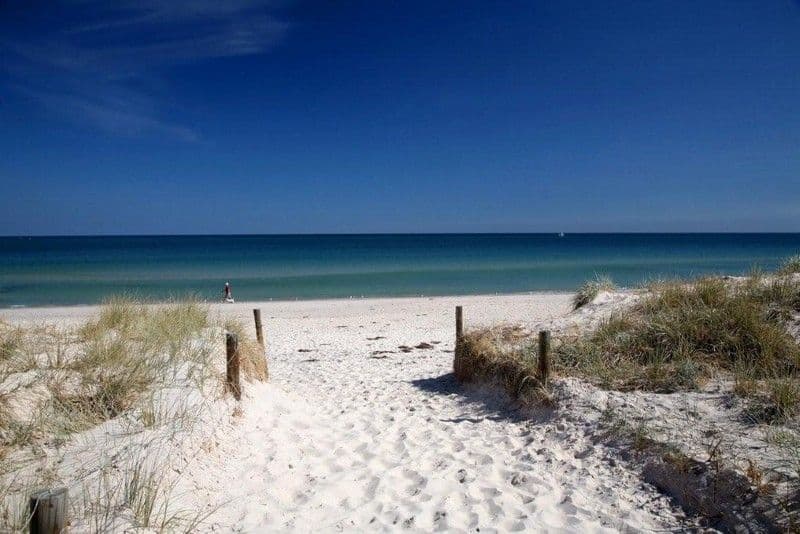 4/15 Byron Stret, GLENELG SA 5045, Glenelg - Image 1