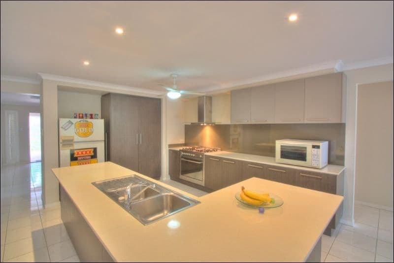 9 Cabernet Court, PINE MOUNTAIN QLD 4306, Pine Mountain - Thumbnail 5