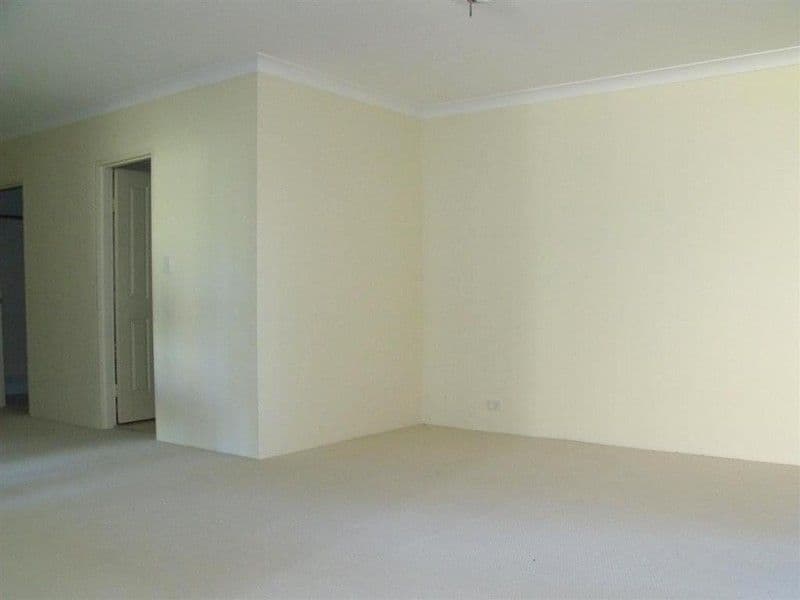 6 Mead Drive, CHIPPING NORTON NSW 2170, Chipping Norton - Thumbnail 3
