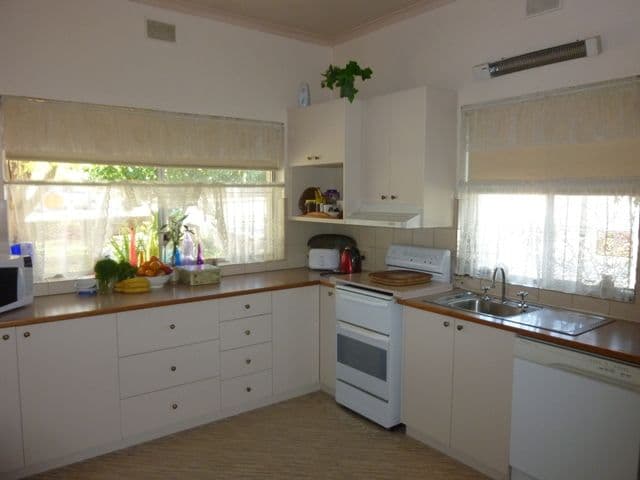 144 Main North Road, CLARE SA 5453, Clare - Thumbnail 2