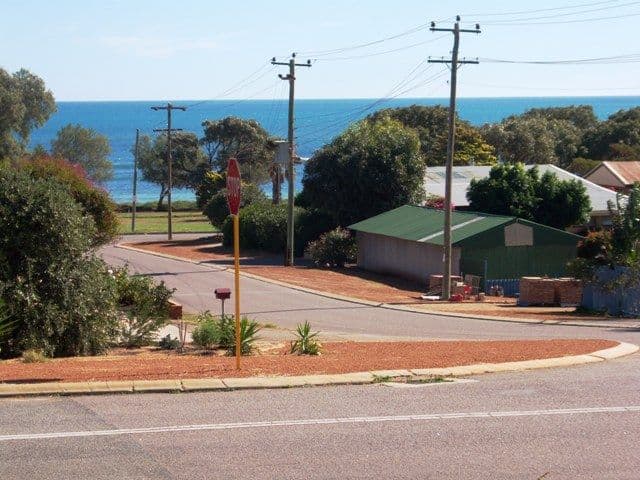 14 Malcolm Street, BLUFF POINT WA 6530, Bluff Point - Thumbnail 2
