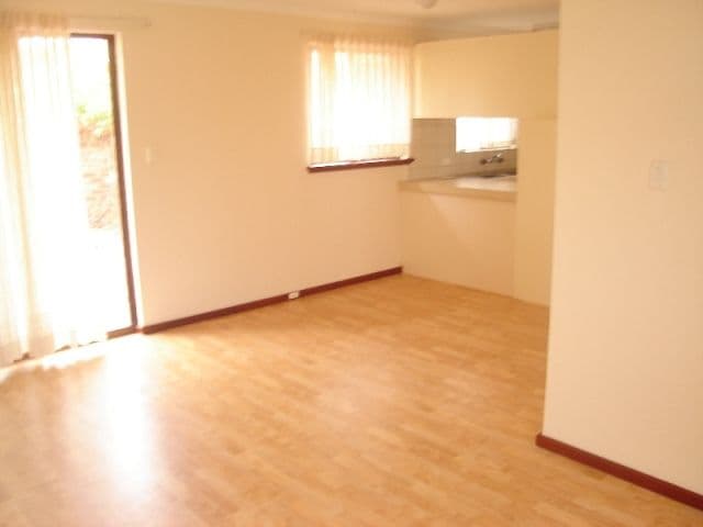 2/27 Edgehill Street, SCARBOROUGH WA 6019, Scarborough - Thumbnail 2