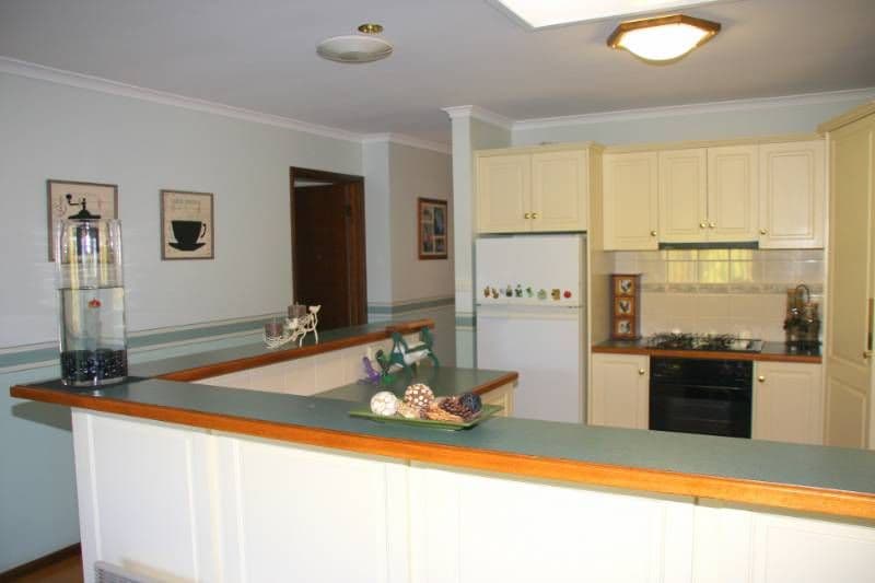 24 Panorama Avenue, WARRNAMBOOL VIC 3280, Warrnambool - Thumbnail 2