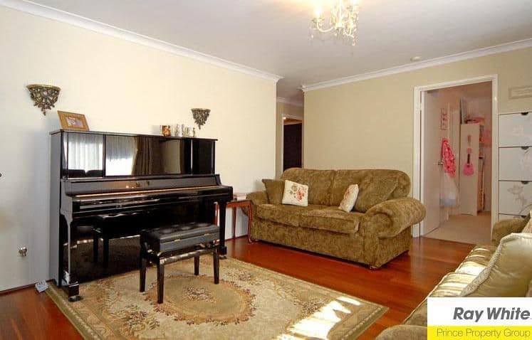 109 Bottlebrush Drive, KIARA WA 6054, Kiara - Thumbnail 4