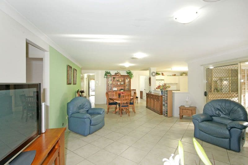 8 Blue Crane Close, Tumbi Umbi NSW 2261, Tumbi Umbi - Thumbnail 3
