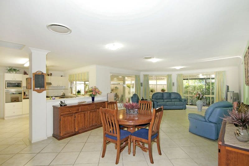 8 Blue Crane Close, Tumbi Umbi NSW 2261, Tumbi Umbi - Thumbnail 2