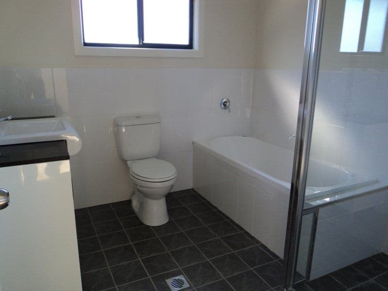 32 Bruce Street, UNANDERRA NSW 2526, Unanderra - Thumbnail 6