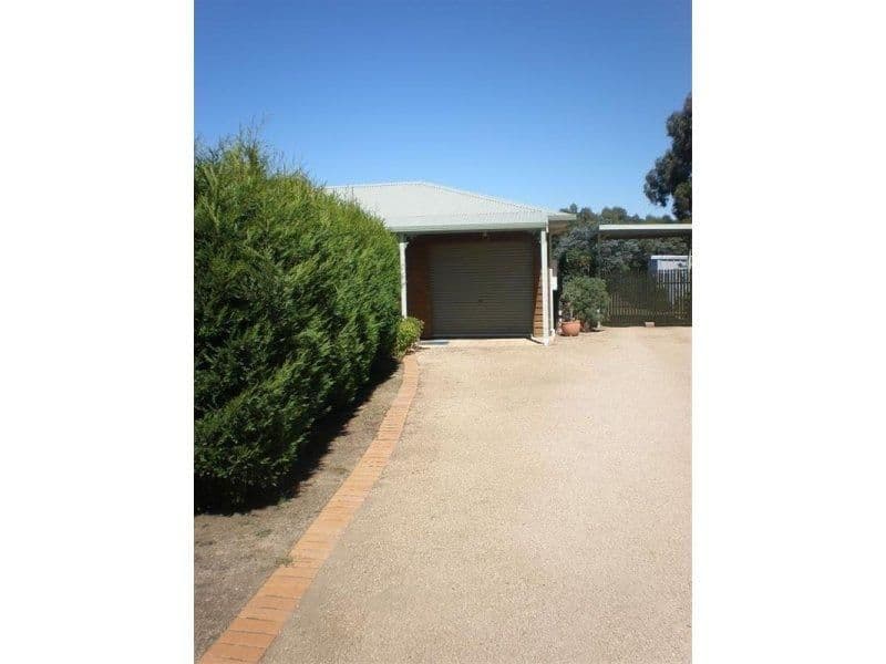 15 Nemoya Court, WALLAN VIC 3756, Wallan - Thumbnail 2