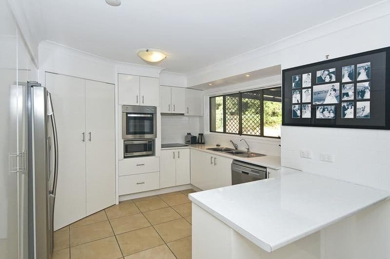 11 Evergreen Drive, ELANORA QLD 4221, Elanora - Thumbnail 2