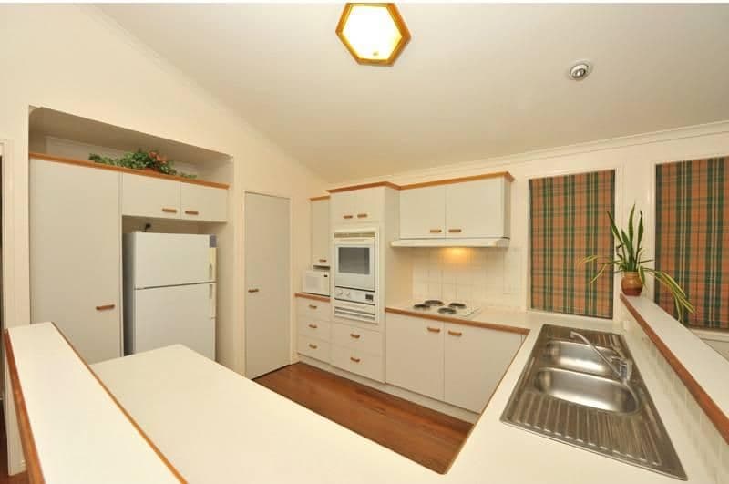 2 Burwick Close, MIDDLE PARK QLD 4074, Middle Park - Thumbnail 6