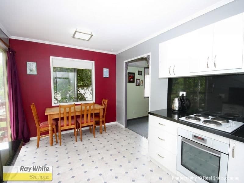 11 Chaucer Parade, STRATHPINE QLD 4500, Strathpine - Thumbnail 4