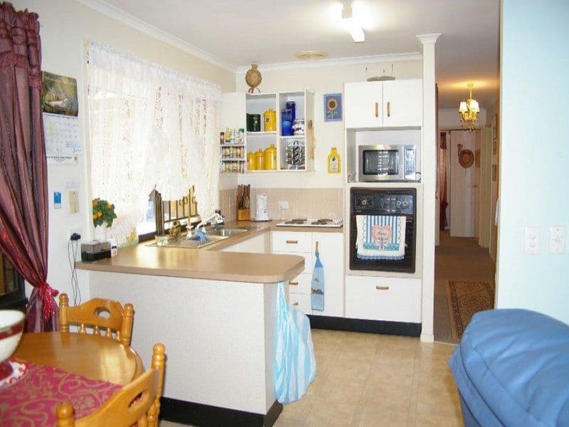 9 Lockyer Parade, DECEPTION BAY QLD 4508, Deception Bay - Thumbnail 3