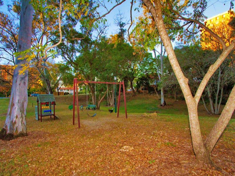 15 Douglas Street, ST LUCIA QLD 4067, St Lucia - Thumbnail 8
