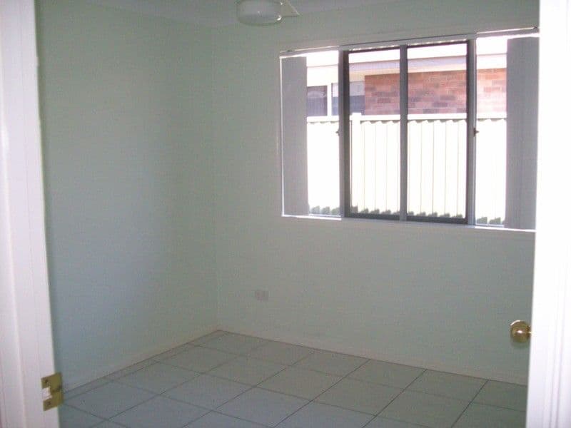 7 Wagner Street, EAGLEBY QLD 4207, Eagleby - Thumbnail 3