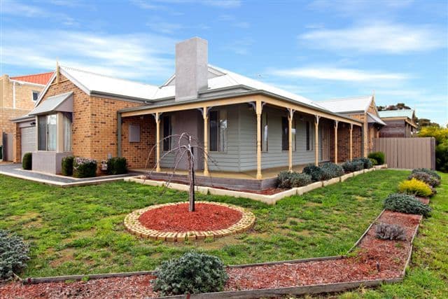 2 Lauderdale Drive, CRAIGIEBURN VIC 3064, Craigieburn - Image 1