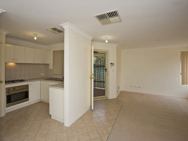9 Hedley Place, BENTLEY WA 6102, Bentley - Thumbnail 2