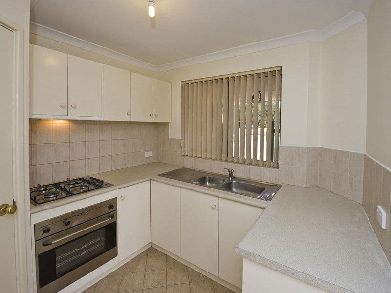9 Hedley Place, BENTLEY WA 6102, Bentley - Thumbnail 3