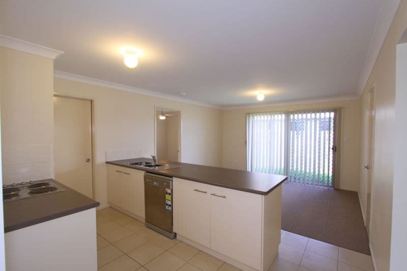 33 Loeskow Street, BUNDABERG NORTH QLD 4670, Bundaberg North - Thumbnail 2