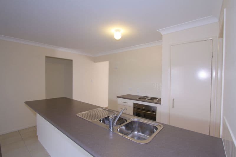 33 Loeskow Street, BUNDABERG NORTH QLD 4670, Bundaberg North - Thumbnail 8