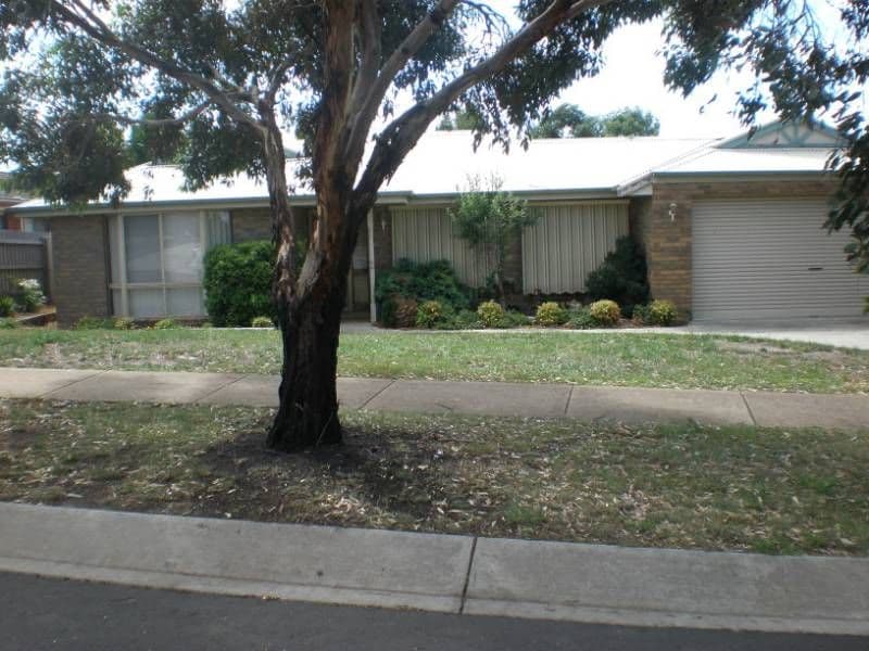 25 Hopkins Way, WALLAN VIC 3756, Wallan - Image 1