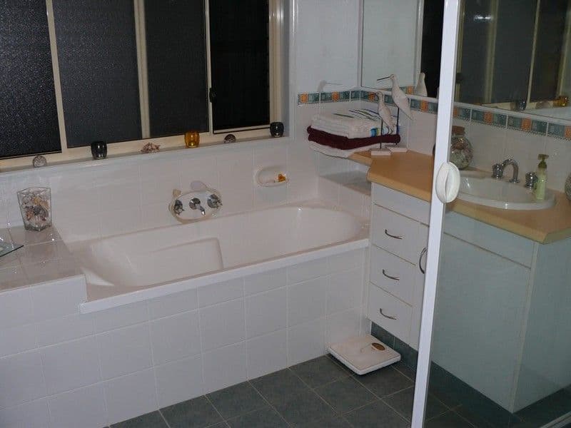 108 Billinghurst Crescent, UPPER COOMERA QLD 4209, Upper Coomera - Thumbnail 4