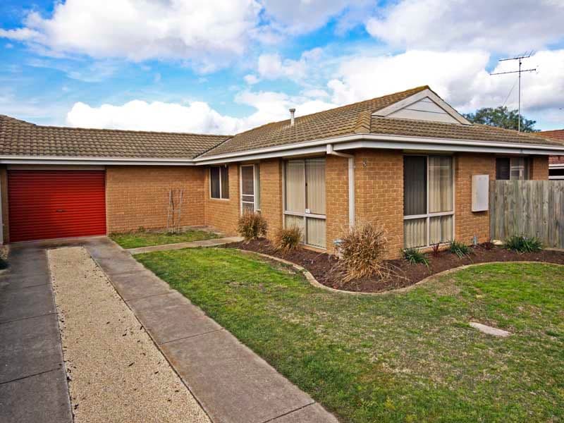 5 Nireeda Close, ST ALBANS PARK VIC 3219, St Albans Park - Image 1