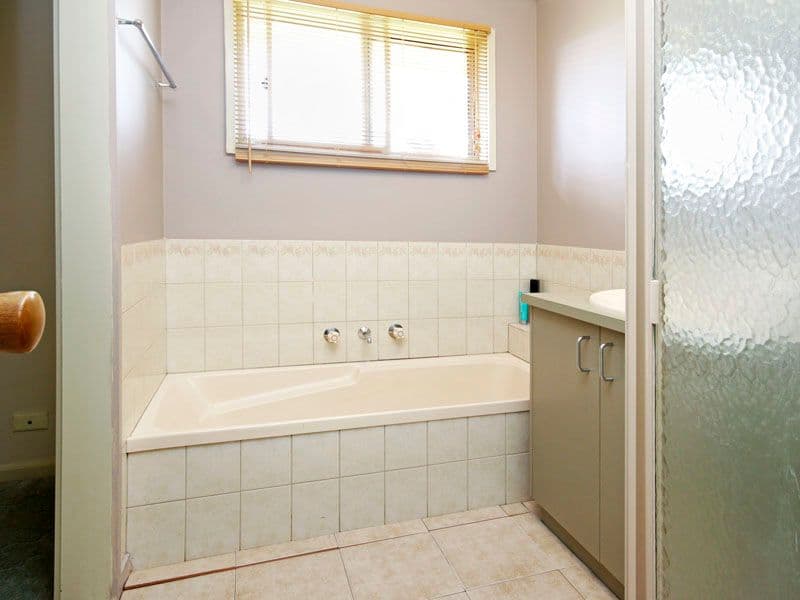 5 Nireeda Close, ST ALBANS PARK VIC 3219, St Albans Park - Thumbnail 8