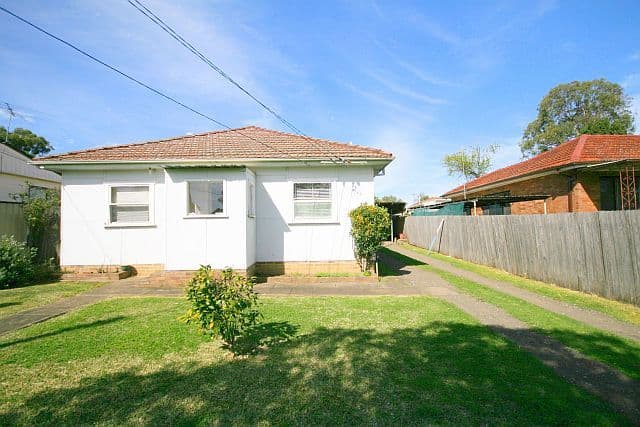 33 Ellis Street, CONDELL PARK NSW 2200, Condell Park - Image 1
