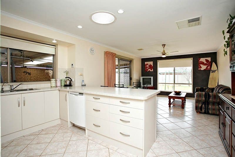 11 Taunton Crescent, CRAIGMORE SA 5114, Craigmore - Thumbnail 2