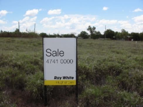 29 Geary, HUGHENDEN QLD 4821, Hughenden - Thumbnail 3