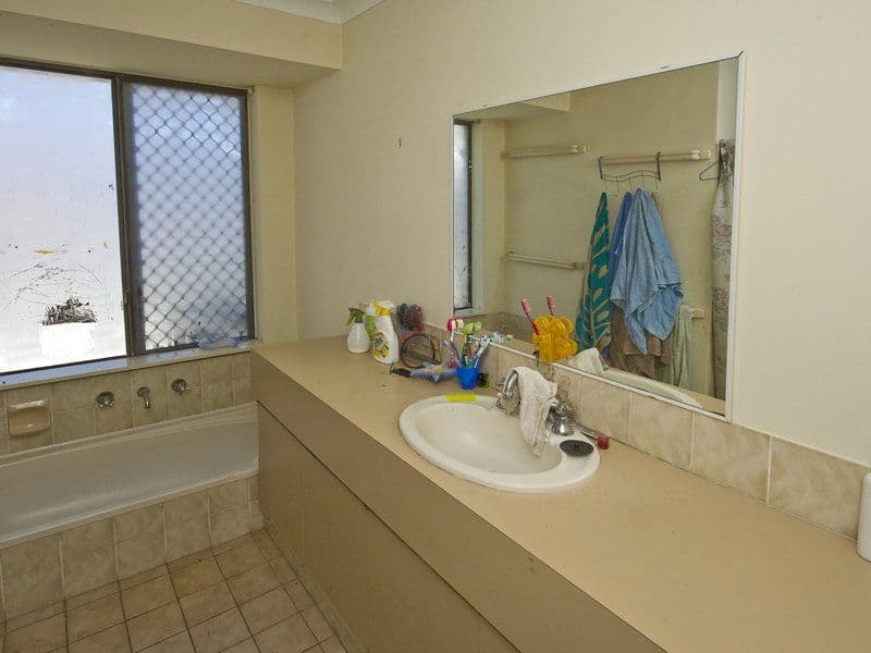2 Expedition Drive, THORNLIE WA 6108, Thornlie - Thumbnail 7