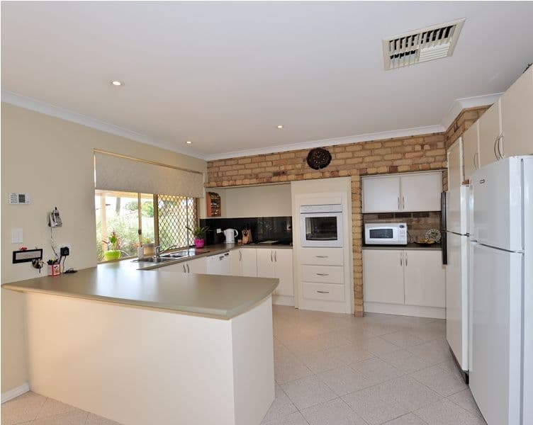 72 Sacramento Avenue, BEECHBORO WA 6063, Beechboro - Thumbnail 3