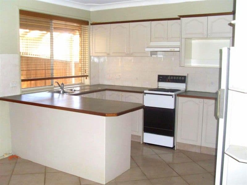 5 Spicer Avenue, HAMMONDVILLE NSW 2170, Hammondville - Thumbnail 2