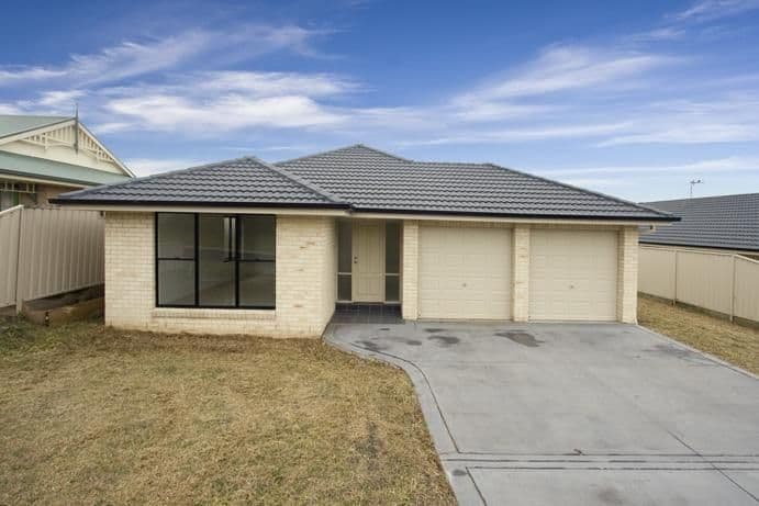 12 Warrigal Street, WORRIGEE NSW 2540, Worrigee - Image 1