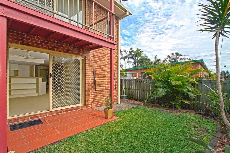 36 Guineas Creek Road, CURRUMBIN WATERS QLD 4223, Currumbin Waters - Thumbnail 2