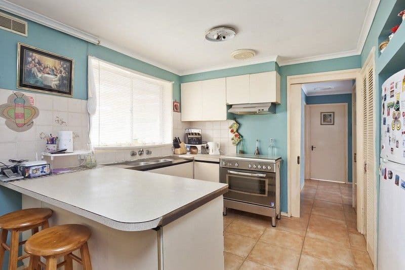 12 Vinen Road, SCORESBY VIC 3179, Scoresby - Thumbnail 4
