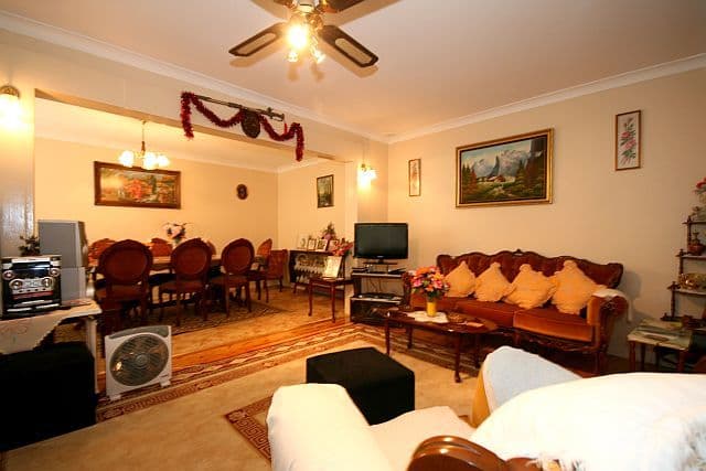 66 Caroline Crescent, GEORGES HALL NSW 2198, Georges Hall - Thumbnail 7