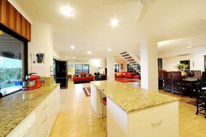 30 Coral Esplanade, CANNONVALE QLD 4802, Cannonvale - Thumbnail 6