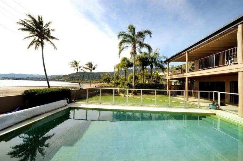 30 Coral Esplanade, CANNONVALE QLD 4802, Cannonvale - Thumbnail 2