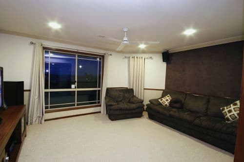 12 Schloss Court, WESTBROOK QLD 4350, Westbrook - Thumbnail 2