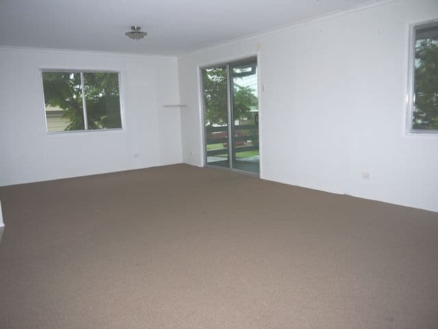 7 Pinewood Street, CRESTMEAD QLD 4132, Crestmead - Thumbnail 4