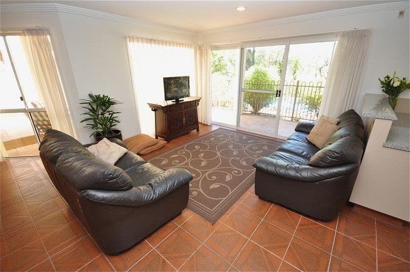 49 Chichester Drive, ARUNDEL QLD 4214, Arundel - Thumbnail 3