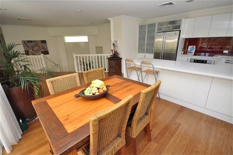 49 Chichester Drive, ARUNDEL QLD 4214, Arundel - Thumbnail 8