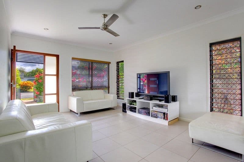 10 O'Connor Street, ROSSLEA QLD 4812, Rosslea - Thumbnail 2