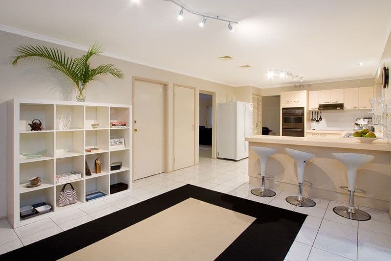 8 Vincent Place, SINNAMON PARK QLD 4073, Sinnamon Park - Thumbnail 3